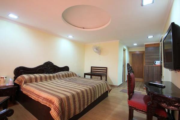 Vardaan Resorts